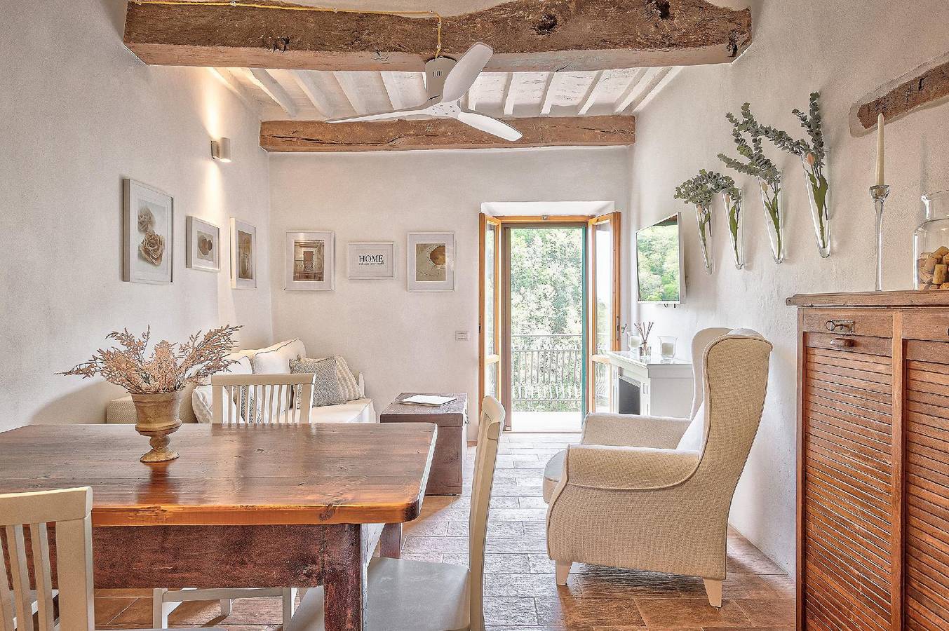 Ganze Ferienwohnung, Charmante toskanische Wohnung mit Balkon und Blick. in Sinalunga, Siena Provinz
