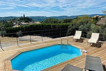Location de vacances pour 6 personnes, avec jardin et balcon à Reillanne
