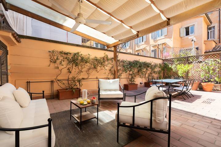 B&b per 5 persone, con terrazza in Pantheon (Roma)