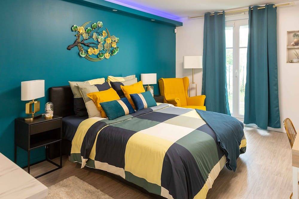 Appartement entier, Lilya House à 5mn de Carrè-sènart* Wifi*Parking Prive*Jardin Prive*Netflix*Prime in Saint-Pierre-du-Perray, Essonne