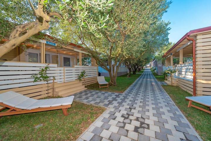 Camping pour 6 personnes, avec jardin et vue, animaux acceptés à Pakoštane - 3