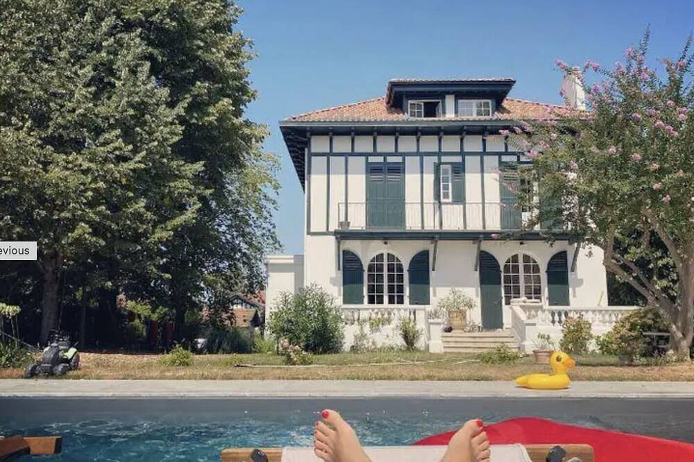 Beautiful basque Villa of the 30th with swimming pool and pool house in Bayonne, Bayonne e dintorni