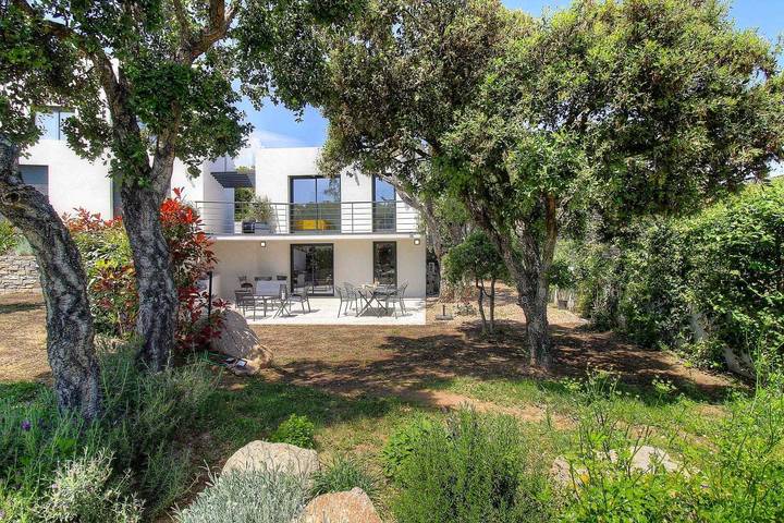 Gîte pour 4 personnes, avec Terrasse ainsi que Jardin et Vue