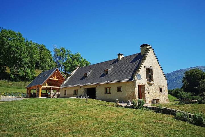 Location de vacances pour 10 personnes, avec Terrasse à Campan
