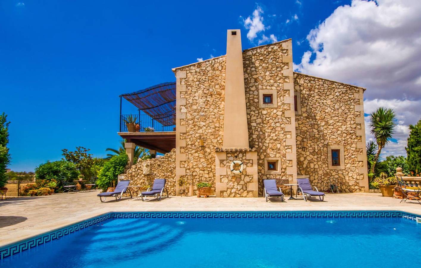 Retiro con vistas al mar, piscina y terraza, cerca de la playa in San Lorenzo de Cardessar, Mallorca Este
