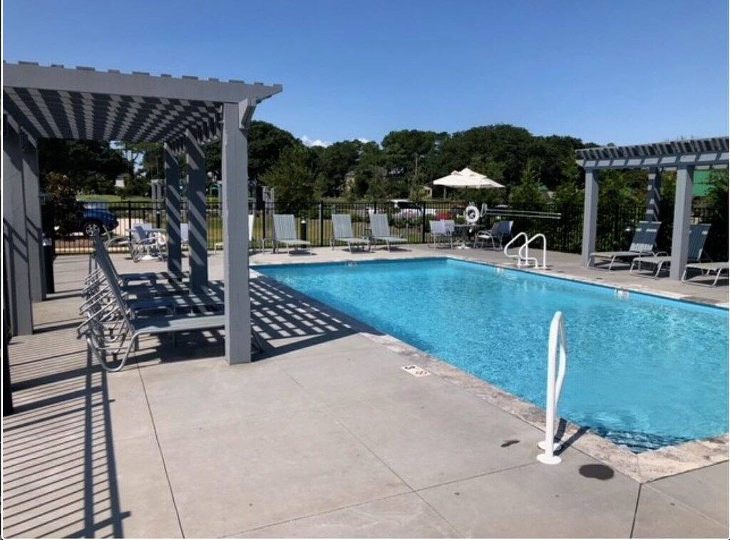 Ganze Wohnung, Welcome to Saltwater Seaclusion! Heart of Corolla! Walk to Everything! in Corolla, Currituck County