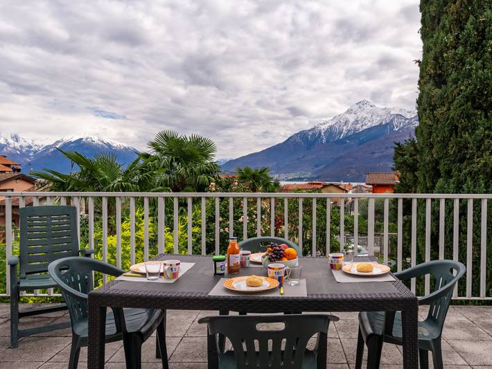 Ferienwohnung für 5 Personen, mit Balkon und Garten sowie Seeblick