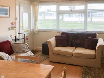 Log Cabin for 4 People in Hemsby, Newport (Norfolk), Photo 1