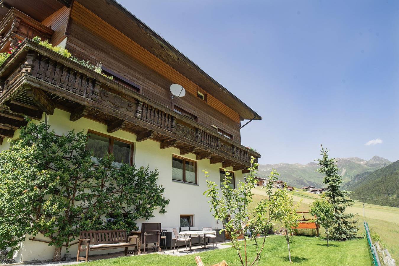 Ganze Ferienwohnung, Appartement Alpenblick in Tuxer Alpen, Navis