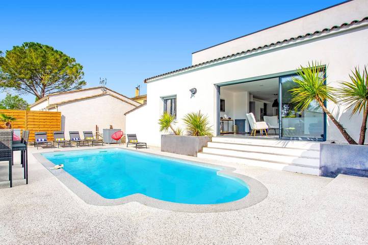 Location de vacances pour 10 personnes, avec Jardin à Le Cailar