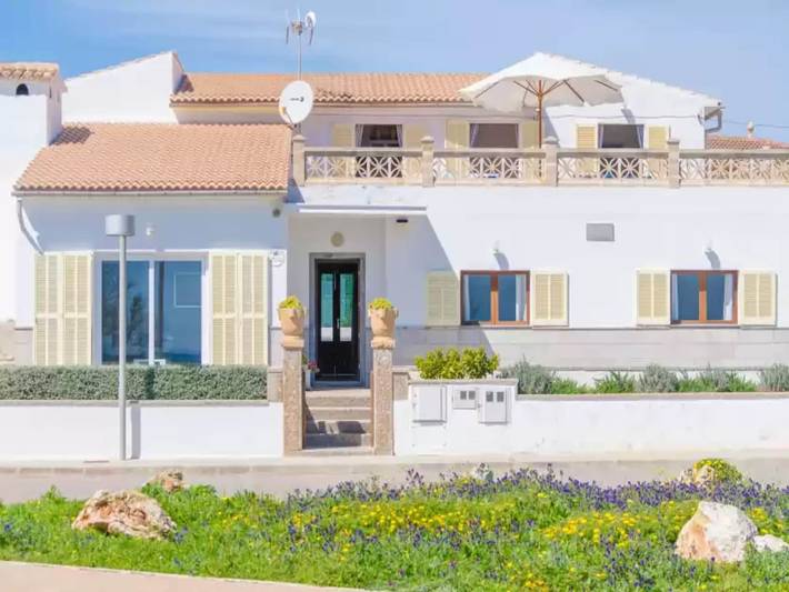 Finca für 6 Personen, mit Terrasse und Garten in S'Illot Cala Morlanda