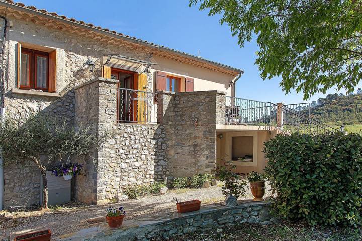 Location de vacances pour 4 personnes, avec Jardin dans Brissac, Région de Lodève