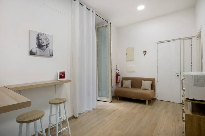 B&B Int' O' Vico - Camera Matrimoniale Deluxe 6 con Wi-Fi e Aria Condizionata in Napoli, Napoli e dintorni