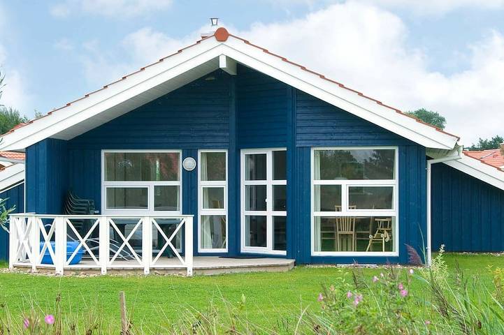 Luxus-Ferienhaus für 6 Personen, mit Terrasse und Whirlpool sowie Garten und Sauna