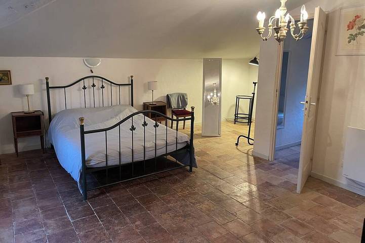 Gîte pour 3 personnes, avec jardin et piscine à Caderousse - 3