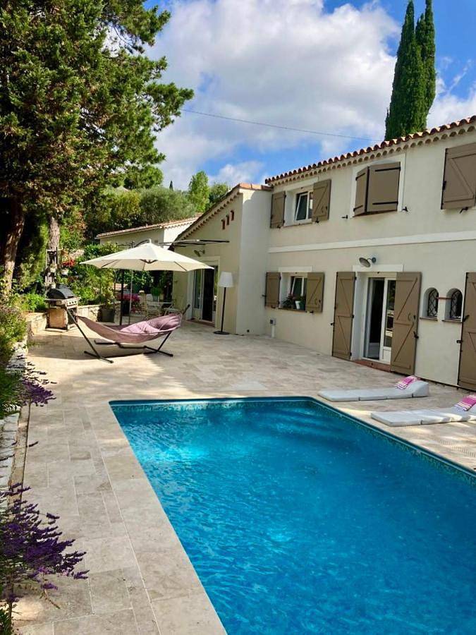 Villa pour 5 personnes, avec terrasse et piscine à Le Rouret