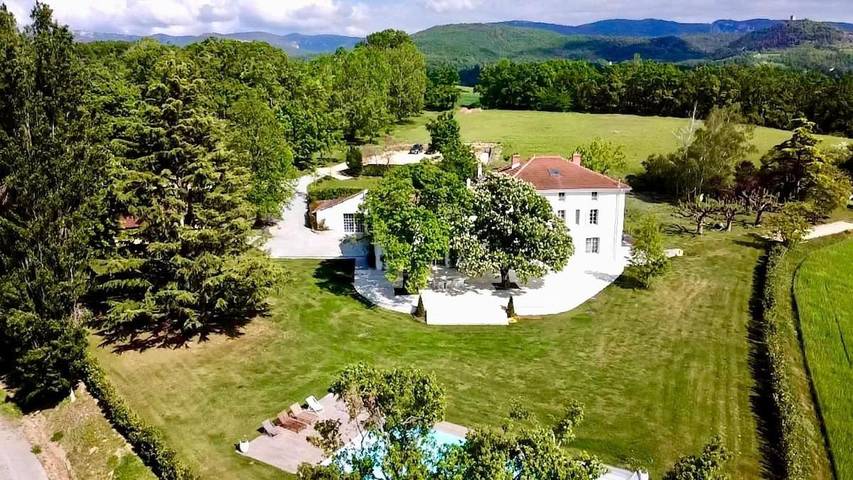 Villa pour 32 personnes, animaux acceptés