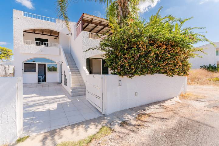 Gîte pour 5 personnes, avec jardin et balcon à Marina di Mancaversa