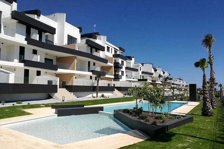 Ferienwohnung für 4 Personen, mit Terrasse und Sauna sowie Garten und Pool