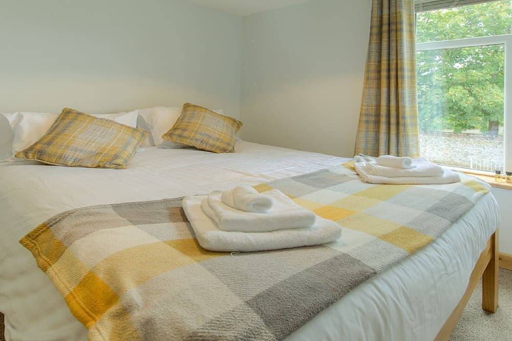 Beach Breeze Cottage - Hot Tub - 3 Bedr - Pets Ok in Caister-on-Sea, Great Yarmouth