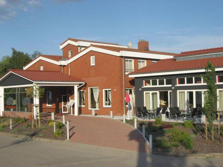 Hotel für 4 Personen, mit Terrasse und Garten in Loitz