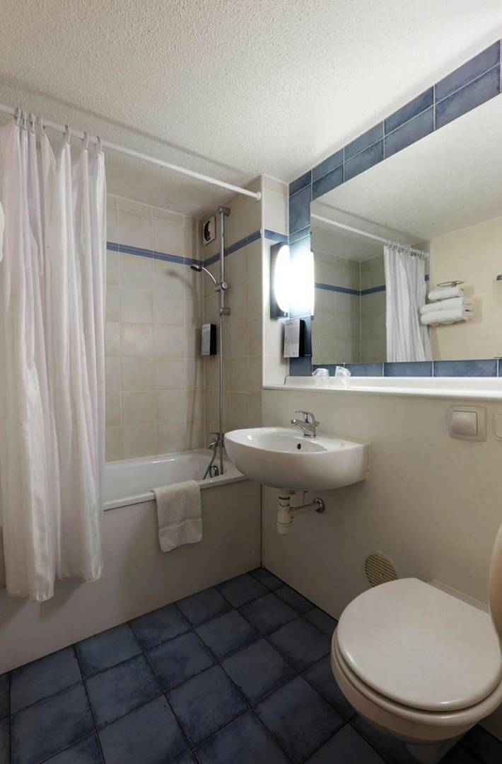 Hôtel pour 2 personnes, avec jardin à Trignac - 3