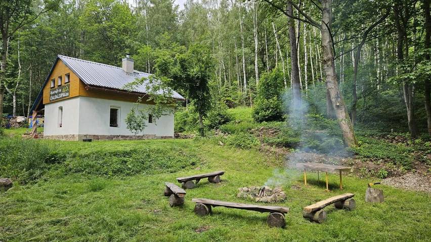 Chalet für 8 Personen, mit Terrasse und Garten sowie Sauna und Ausblick im Erzgebirge (Tschechien)
