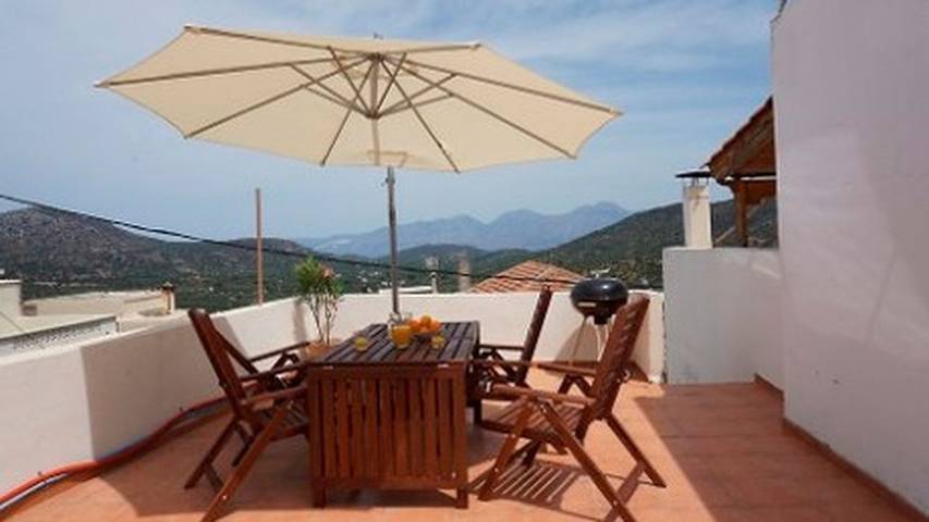 Ferienhaus für 6 Personen, mit Ausblick und Terrasse in Kritsa