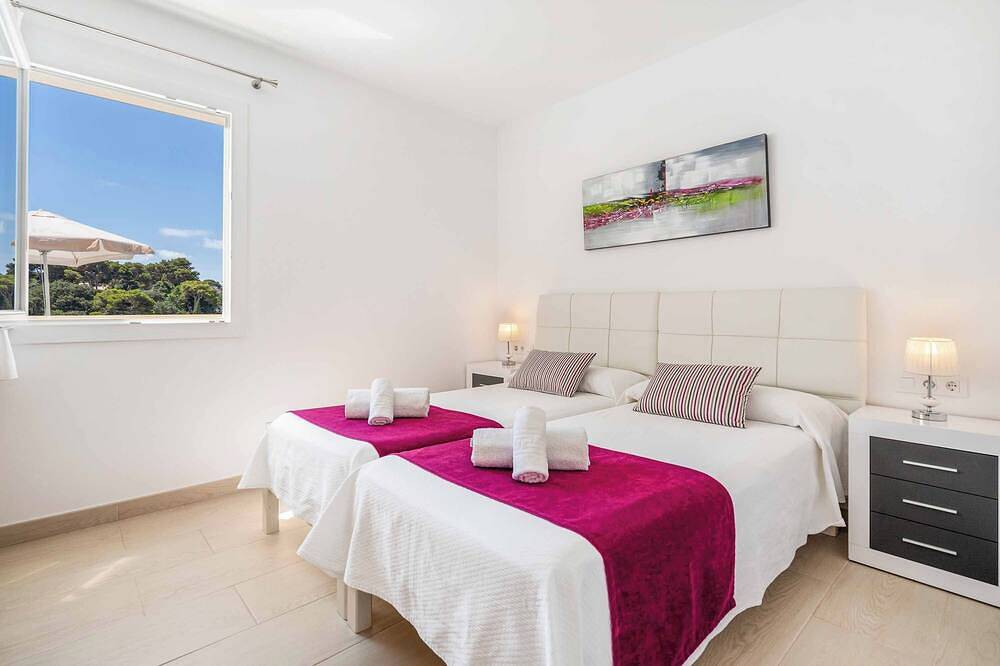 Agueda Menorca - Five Bedroom Villa, Sleeps 10 in Cala Galdana, Coast of Menorca