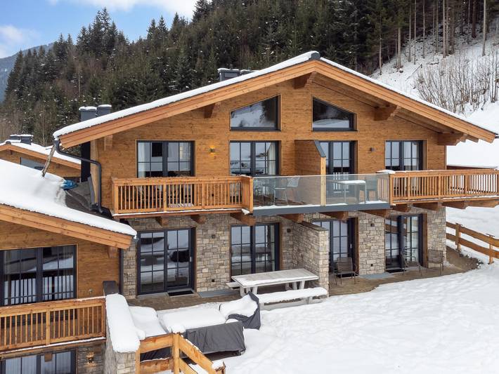 Chalet für 10 Personen, mit Terrasse und Garten sowie Sauna, mit Haustier