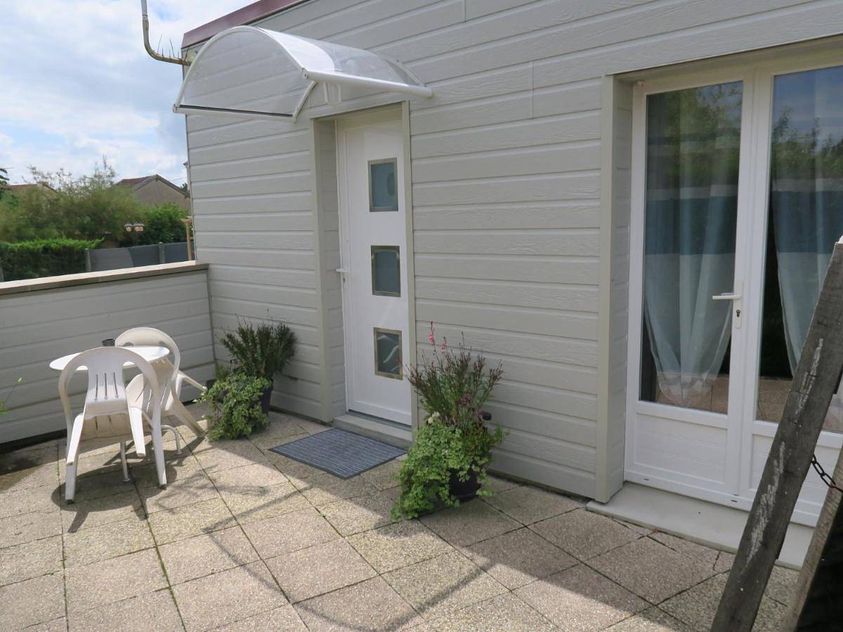 Double Room in Fagnières, Marne