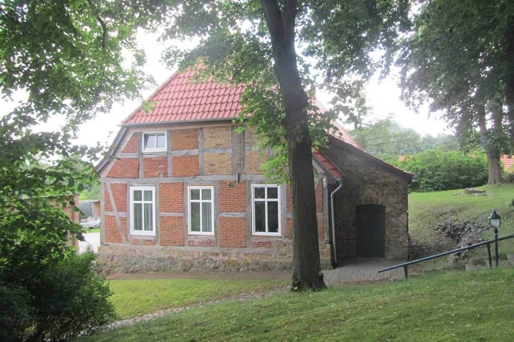 Ganze Wohnung, Doppelzimmer - Ferienhaus an der Kirche in Groß Wokern, Mecklenburgische Schweiz