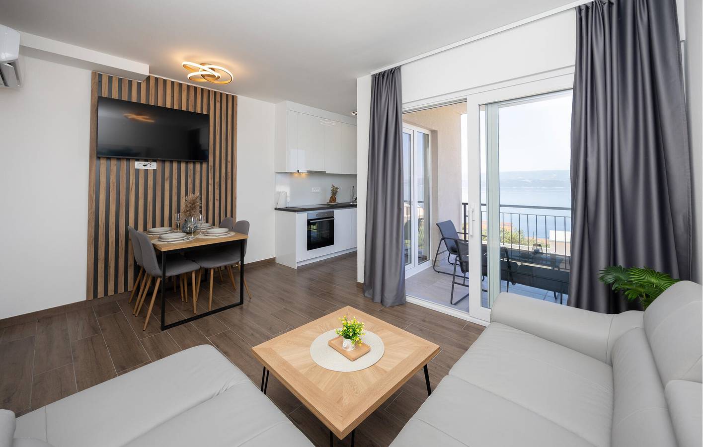 Ganze Ferienwohnung, Urlaub am Meer: Gemütliche Ferienwohnung mit Pool, WLAN und Küche in Stanici, Omis-Riviera
