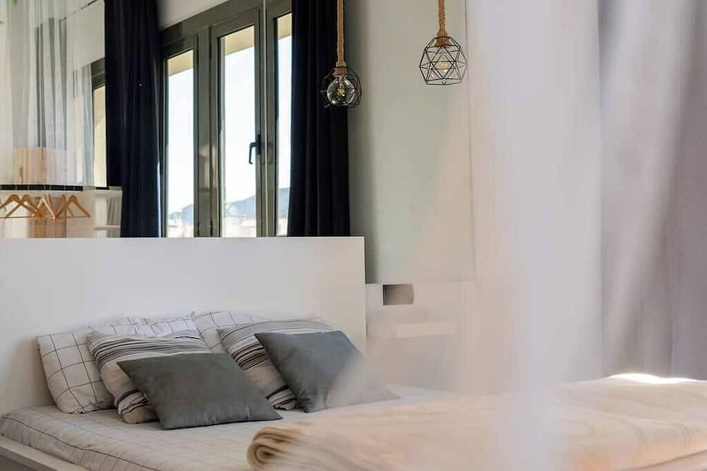 Entire apartment, Modern loft with the best views of the city in Manresa, Pla de Bages DO