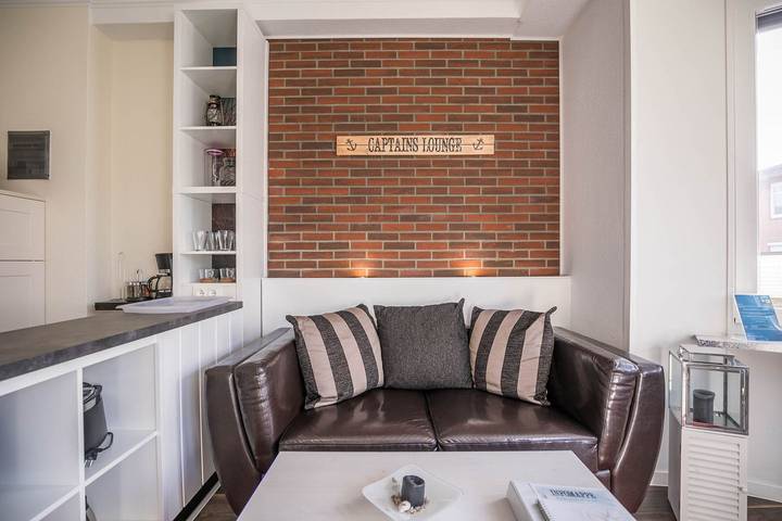 Ganze Wohnung, Maritime Ferienwohnung für 2 Personen in Hafennähe mit dem Charme eines Altbaus in Hafen Büsum, Büsum