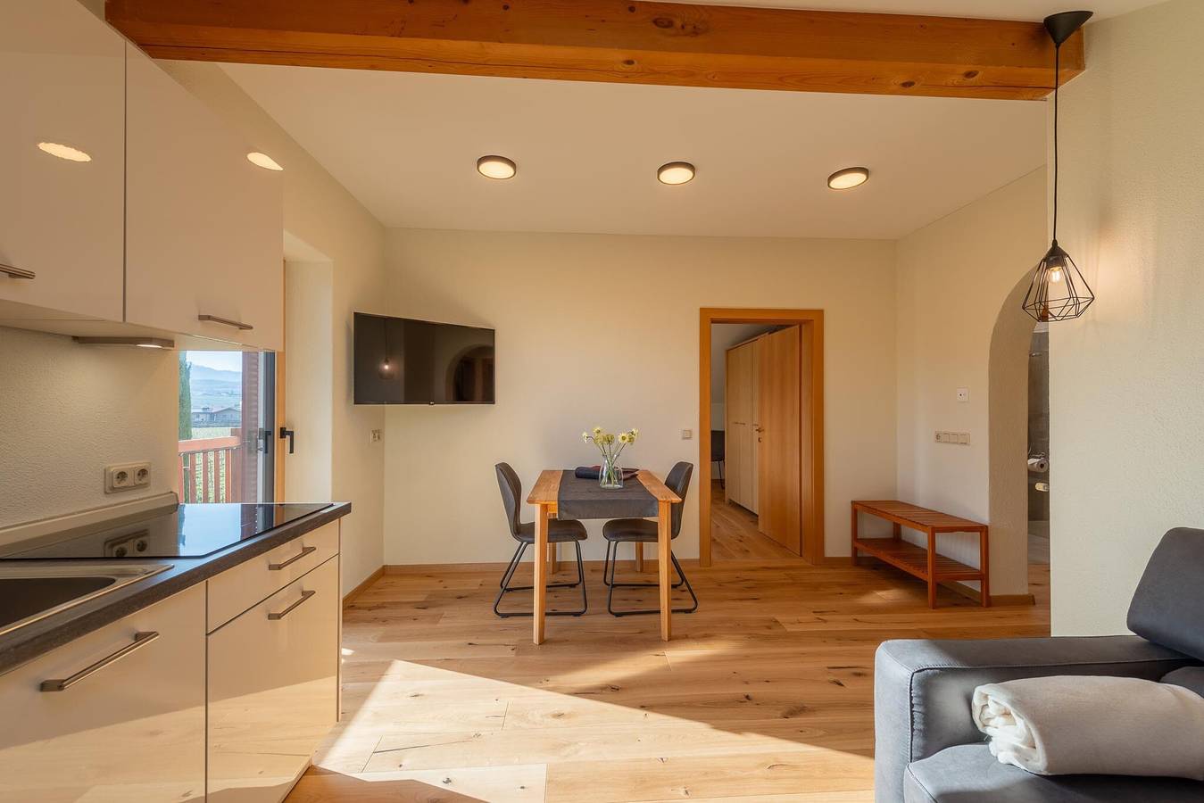 Entire apartment, Apartment 'Weinangerhof Nussbaum' with Mountain View, Wi-Fi and Air Conditioning in St. Pauls, Eppan an der Weinstraße