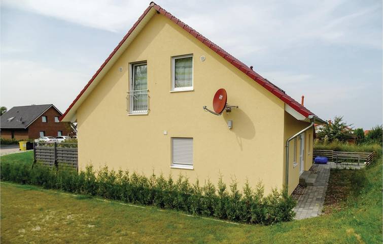 Ganze Ferienwohnung, Modernes Apartment mit Parkplatz, WiFi & Strand in der Nähe in Boiensdorf, Neuburg