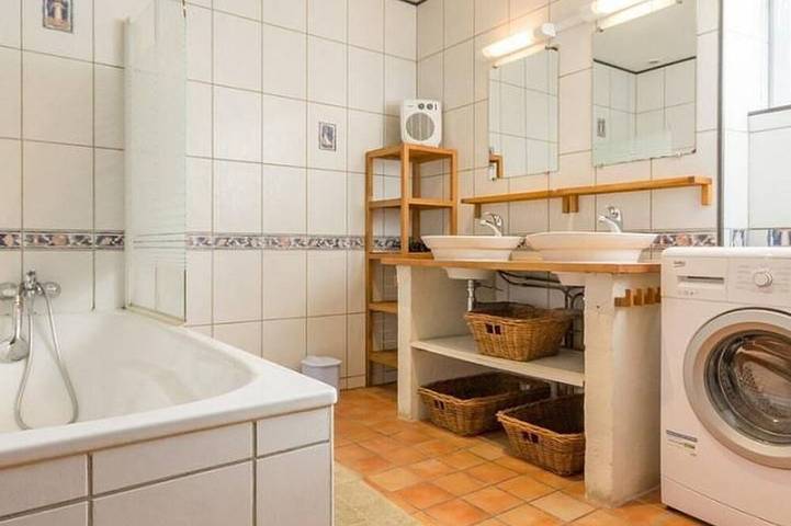 Gîte confortable avec jardin et piscine commune in Port-Saint-Père, Région de Nantes