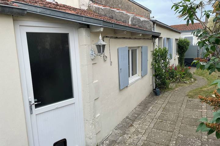 Charming house facing the Atlantic, garden and pergola 2 min from beaches in Fouras, Rochefort und Umgebung