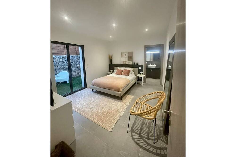 Villa d’architecte vue golf in Juvignac, Côte méditerranéenne (France)