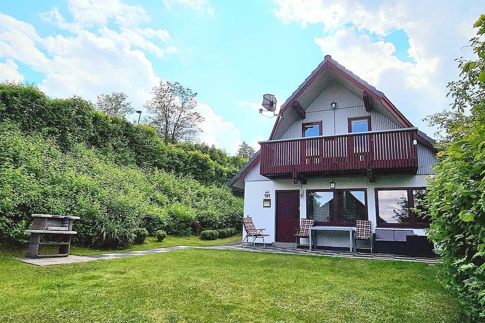 Cat'n'Boots Haus in Kirchheim, Knüllgebirge