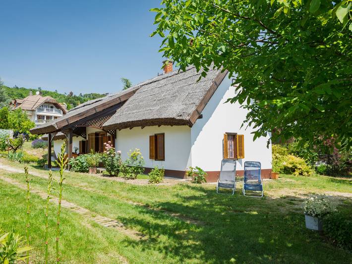 Ferienhaus für 4 Personen, mit Terrasse und Garten in Ungarn