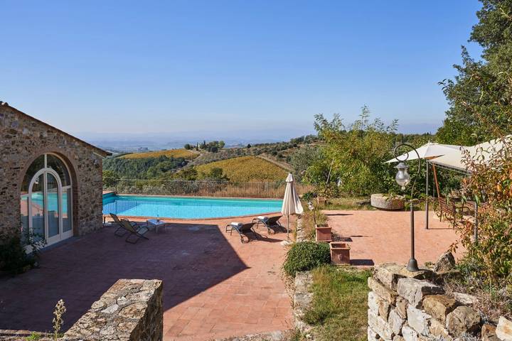 Location de vacances pour 12 personnes, avec terrasse ainsi que jardin et piscine, animaux acceptés à Castellina in Chianti - 4