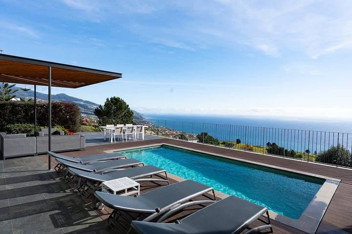 Villa para 8 pessoas, com piscina e jardim, adaptado a crianças em Madeira