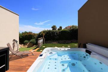 Gîte pour 4 personnes, avec vue ainsi que jardin et vue sur le lac, animaux acceptés à Villeneuve-lès-Maguelone