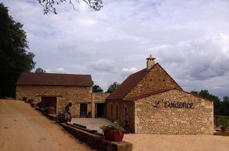 Location de vacances pour 2 personnes, avec Terrasse et Jardin à La Chapelle-Aubareil