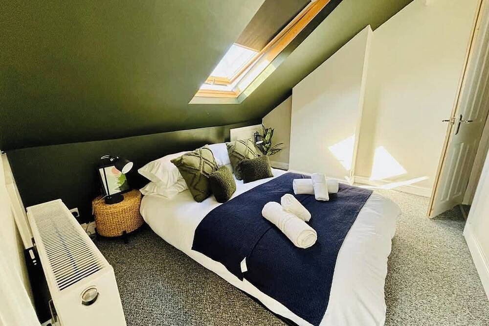 8 Beds, Sleeps up to 11, Gloucester City Centre in Gloucester (UK), Gloucestershire