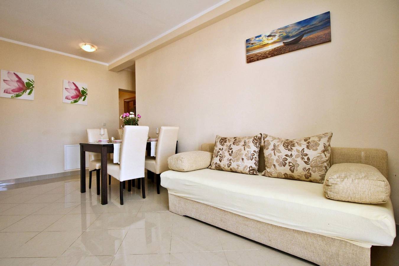 Ganze Ferienwohnung, Apartment Ivanka-200m vom Meer, mit Terrasse in Soline, Krk