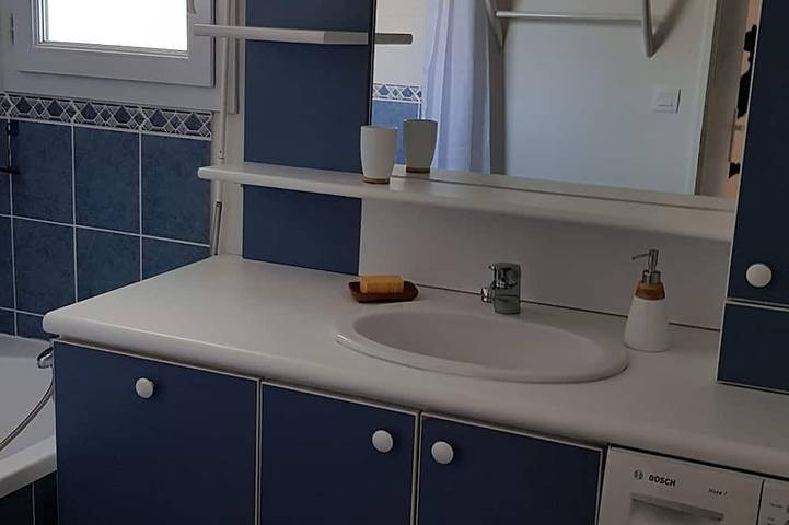 Appartement entier, App. T3 Ensoleillé 54m2 Avec Terrasse in Vannes, Côte des Mégalithes