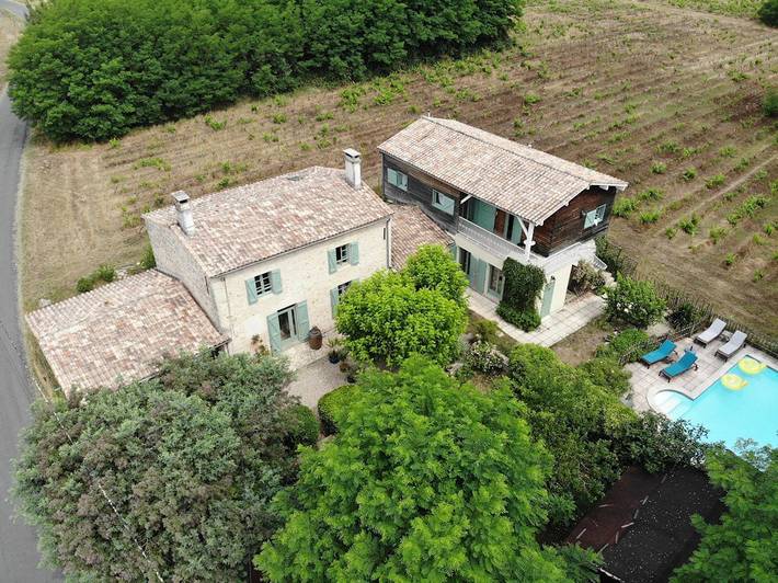 Chambre d’hôte pour 4 personnes, avec jardin ainsi que piscine et sauna à Illats